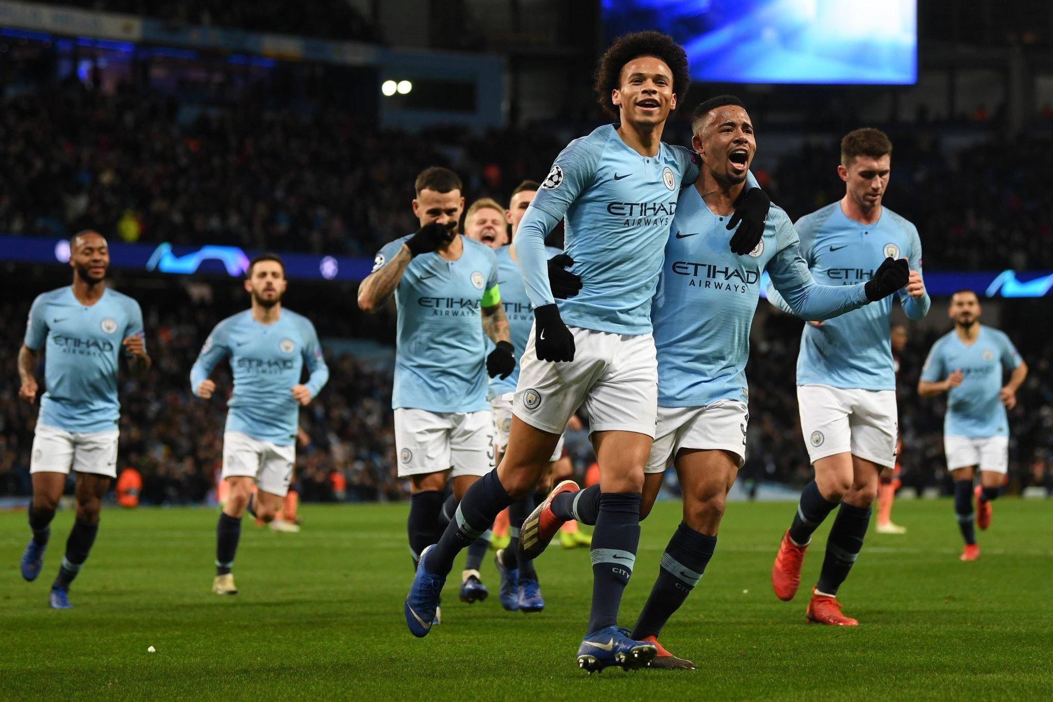 球迷们一直 球迷们一直